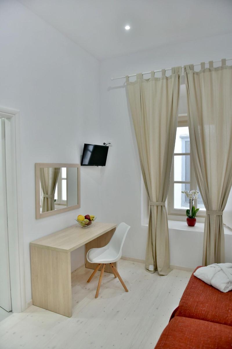 فندق Douskos Port House هيدرا المظهر الخارجي الصورة