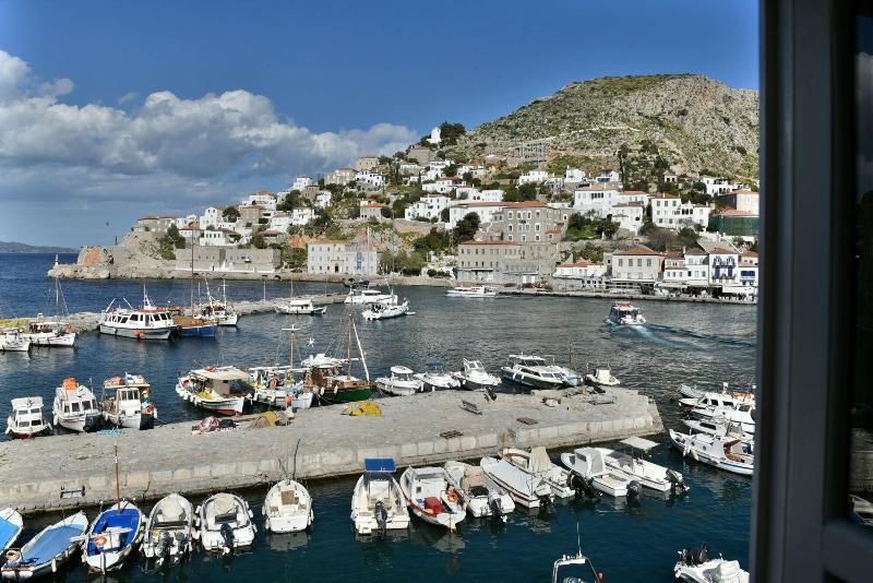 فندق Douskos Port House هيدرا المظهر الخارجي الصورة