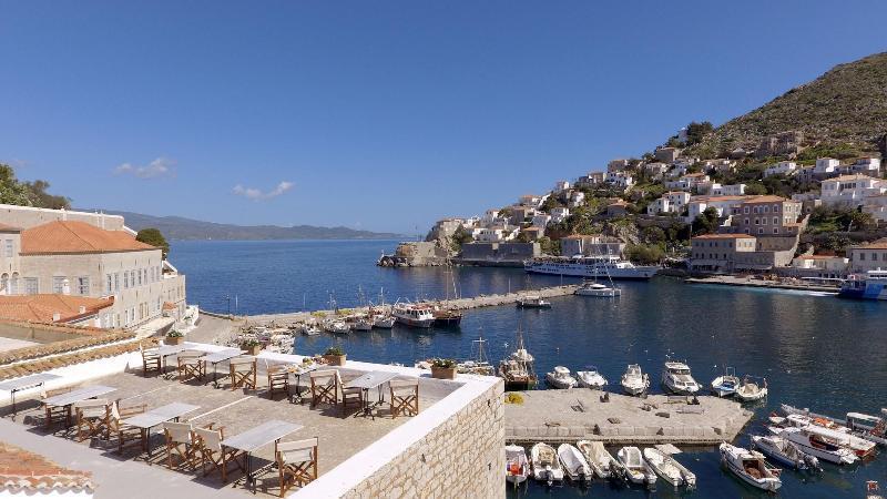 فندق Douskos Port House هيدرا المظهر الخارجي الصورة