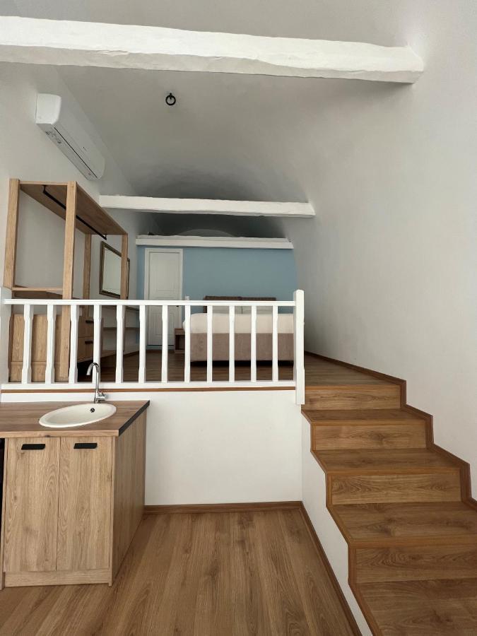 فندق Douskos Port House هيدرا المظهر الخارجي الصورة