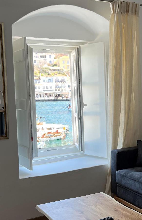 فندق Douskos Port House هيدرا المظهر الخارجي الصورة
