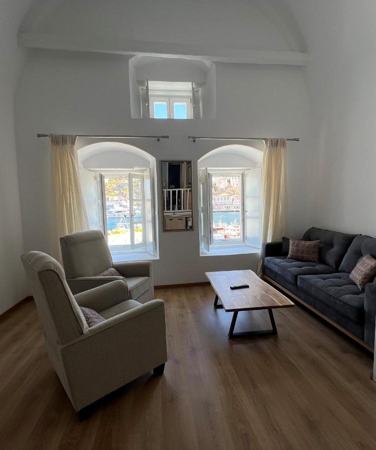 فندق Douskos Port House هيدرا المظهر الخارجي الصورة