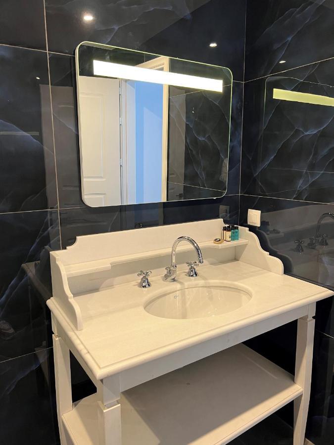 فندق Douskos Port House هيدرا المظهر الخارجي الصورة