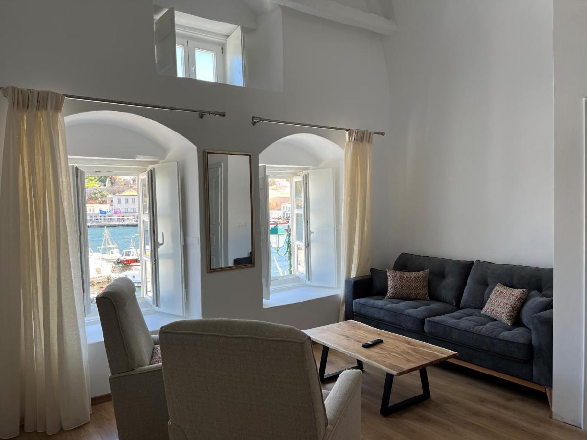 فندق Douskos Port House هيدرا المظهر الخارجي الصورة