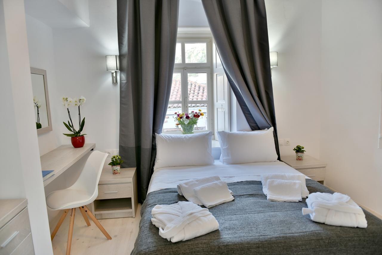 فندق Douskos Port House هيدرا المظهر الخارجي الصورة